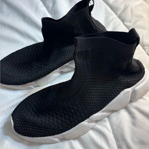 Men’s Black Knit High-Top Sneakers- see measurements in pic for sizing